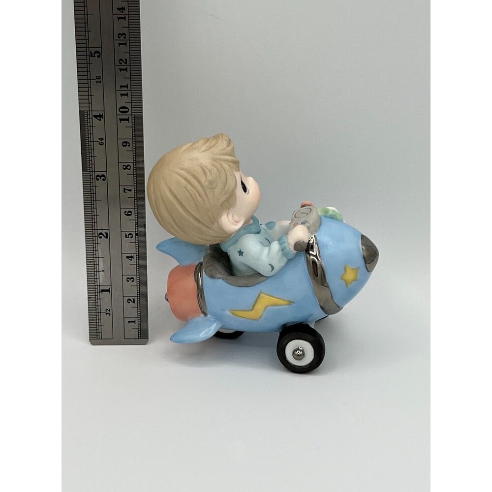 PRECIOUS MOMENTS "HOLD ON TO YOUR DREAMS " 2009 RARE!! Porcelain Bisque Figurine - Picture 13 of 15